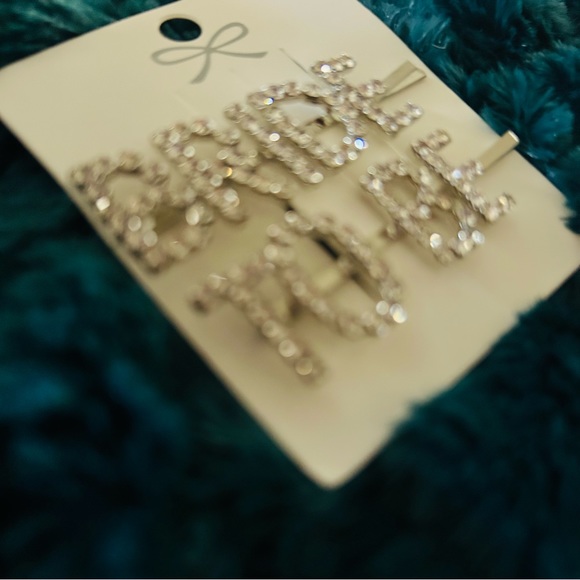 🍿🎥3DAYSALE🎬🥨BRIDE TO BE HAIR PINS - Picture 2 of 2